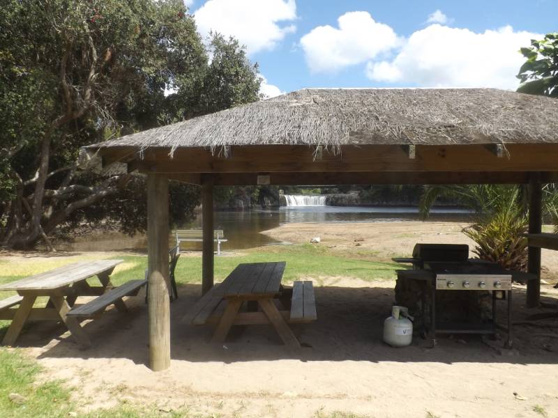 BBQ Hula Hut