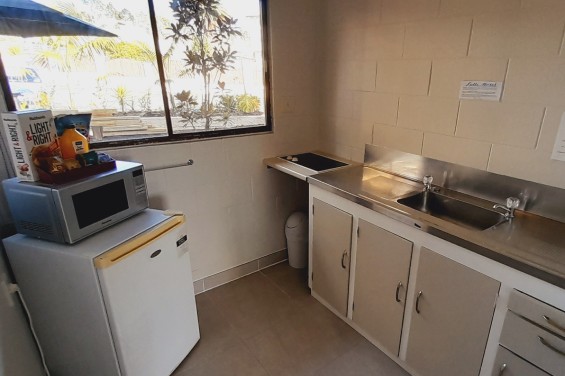 Queen Studio Apartment kitchen