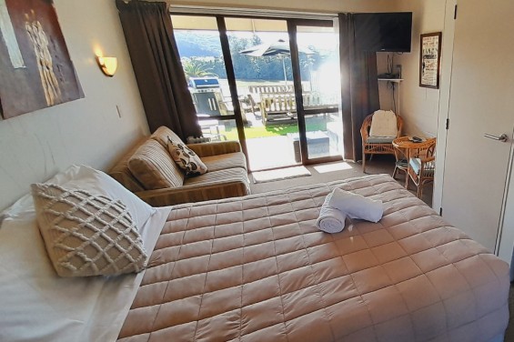 Queen Studio Apartment
