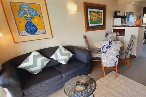 2-Bedroom Units dining
