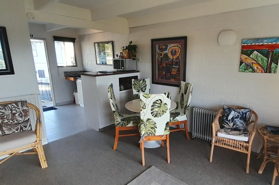 2-Bedroom Units dining